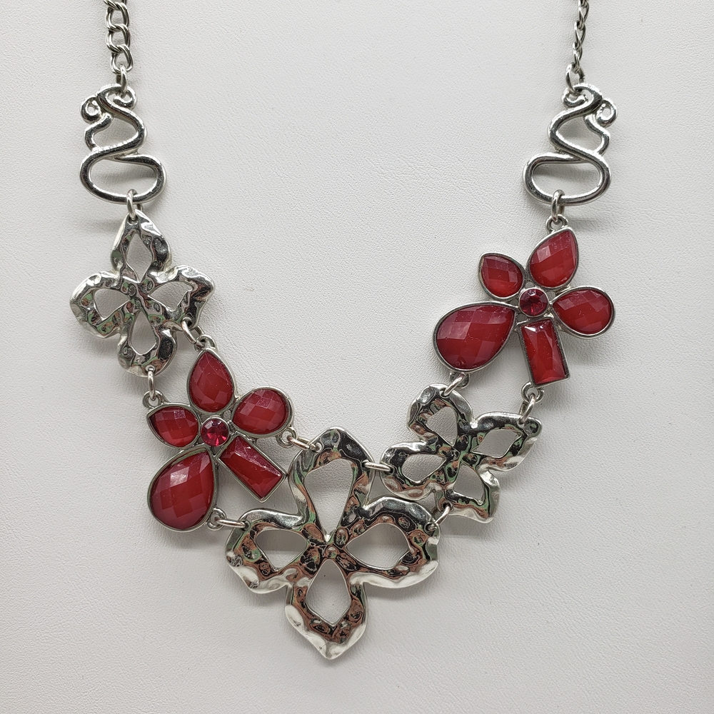 Elegant Red Gems and Silver Floral Fashion Necklace